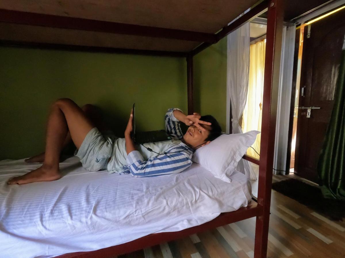 Stargaze Backpackers Hostel Ґувахаті Екстер'єр фото