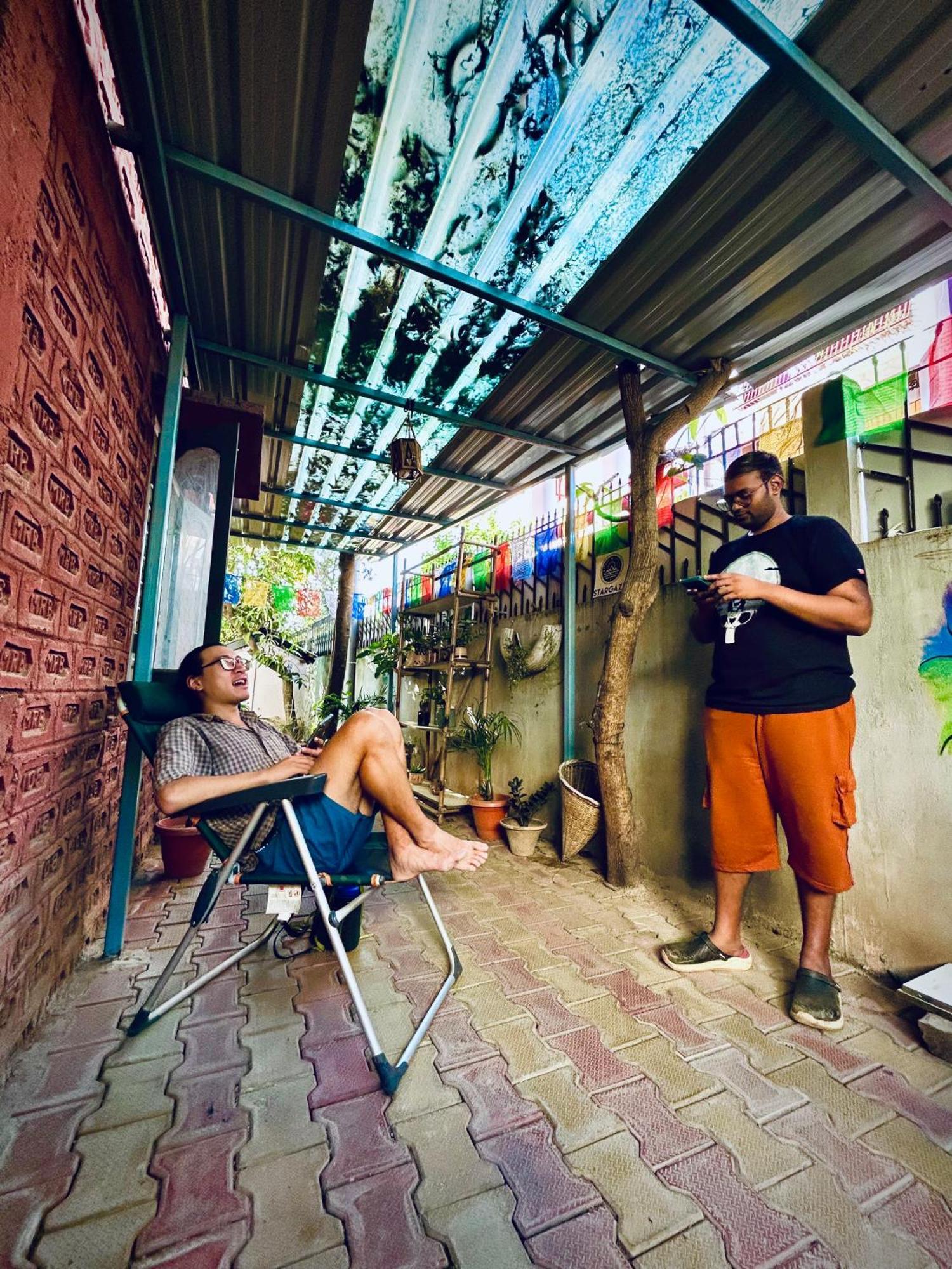 Stargaze Backpackers Hostel Ґувахаті Екстер'єр фото