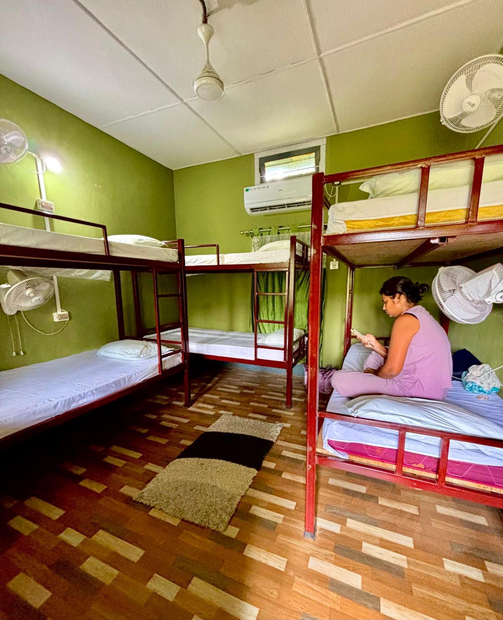 Stargaze Backpackers Hostel Ґувахаті Екстер'єр фото