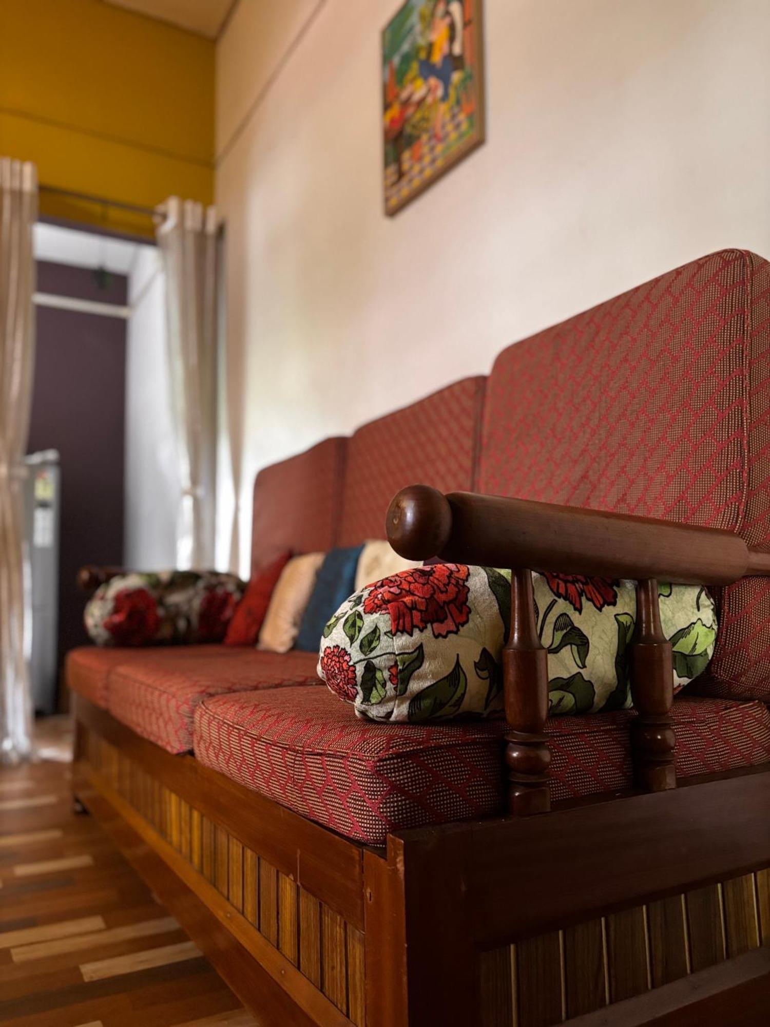 Stargaze Backpackers Hostel Ґувахаті Екстер'єр фото