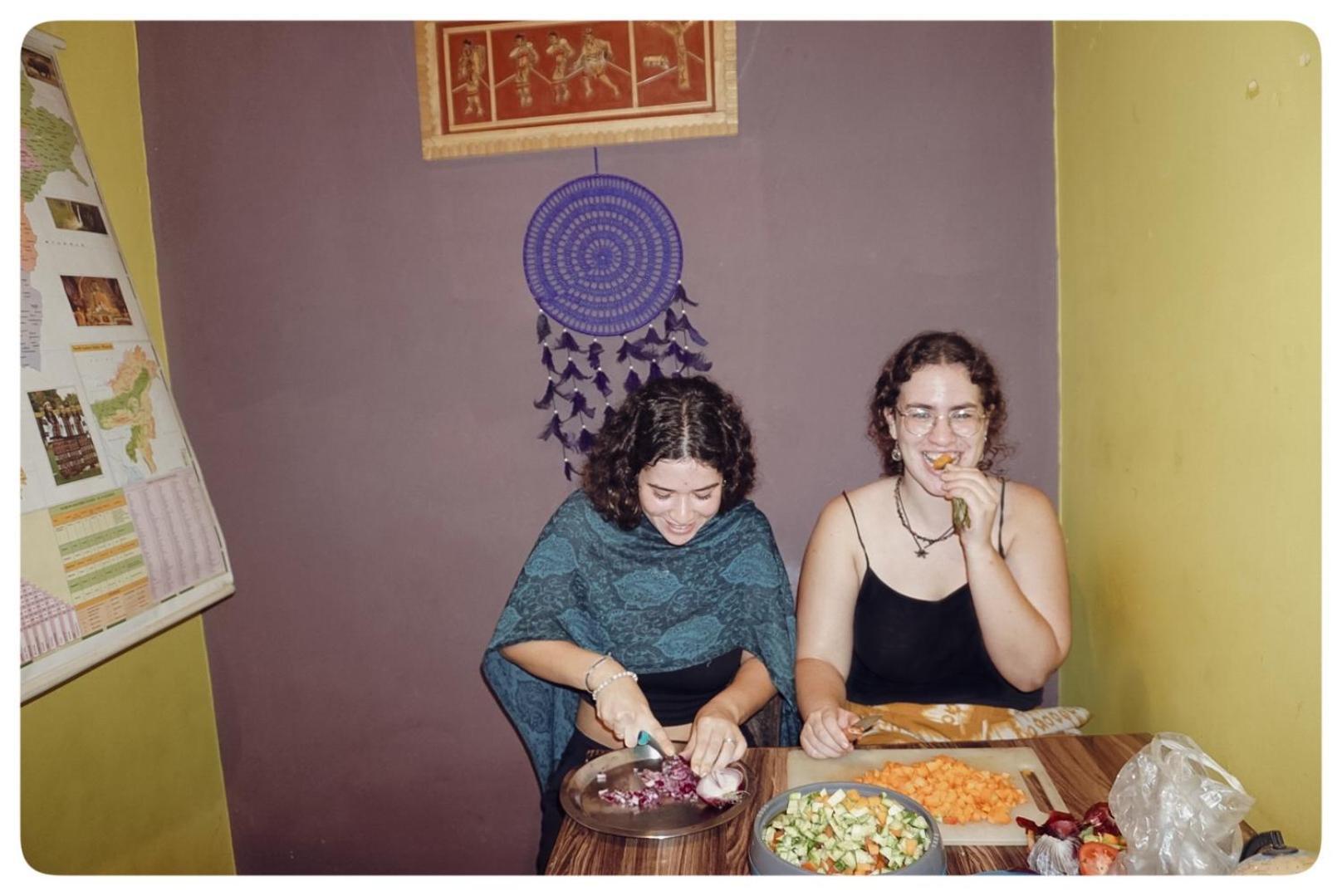 Stargaze Backpackers Hostel Ґувахаті Екстер'єр фото